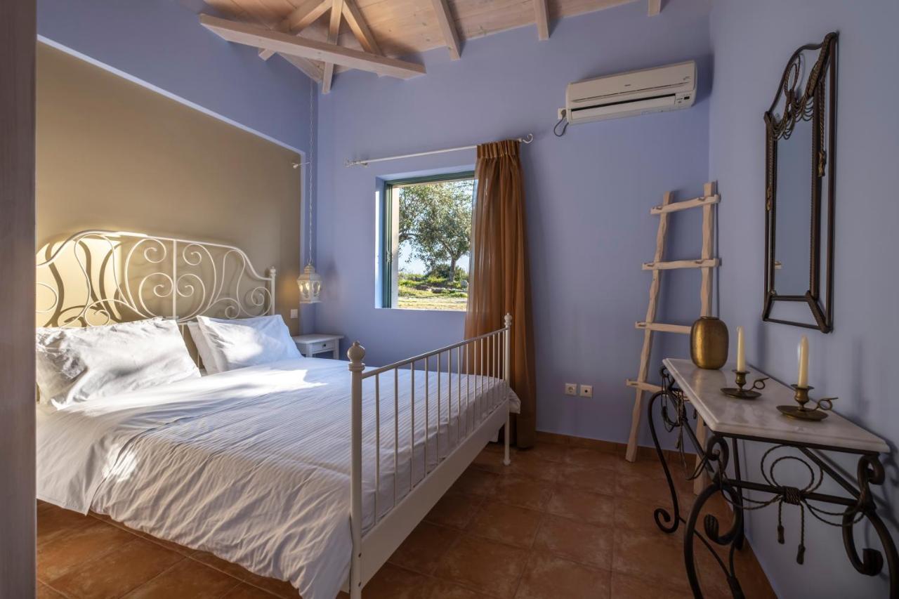 Chamaloni Cottages Finikounta Eksteriør bilde