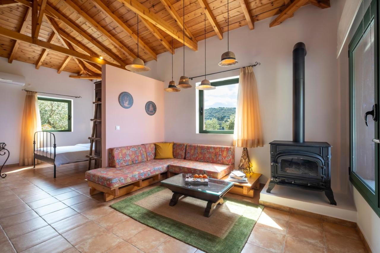 Chamaloni Cottages Finikounta Eksteriør bilde